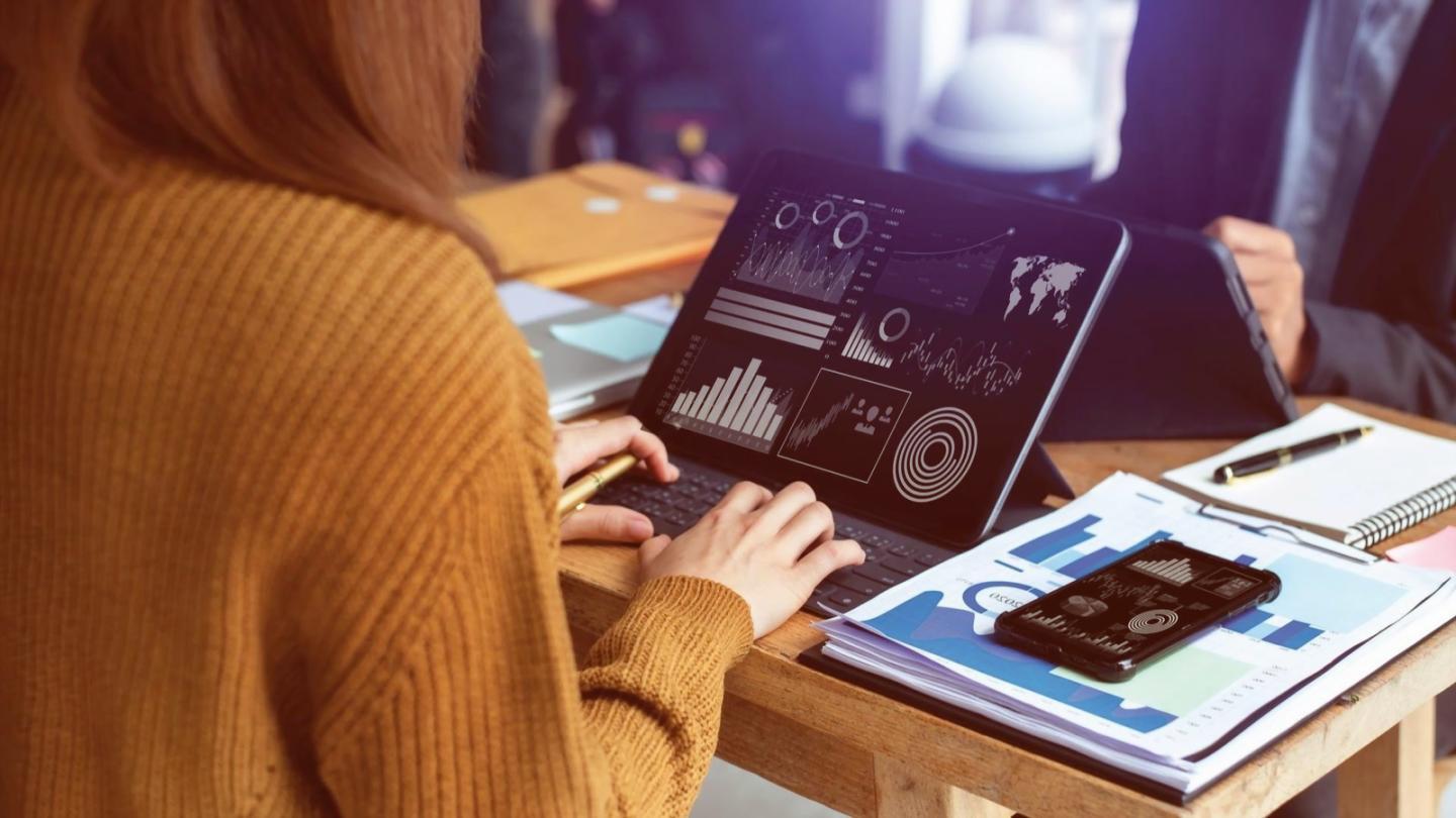 Interaktive Online-Lernplattform mit Live-Sitzungen